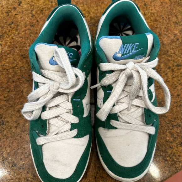 Nike Dunk woman’s shoes 8 1/2 in great used condition! - Picture 1 of 10